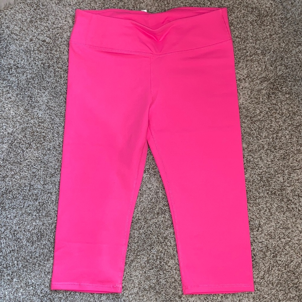 Fabletics Salar Crop - Pop Pink - S/6 - NWT